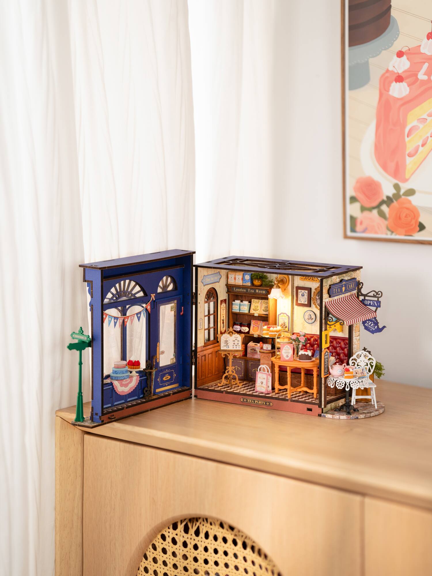 Rolife® Leisure Time Tea Room DIY Miniature House Kit